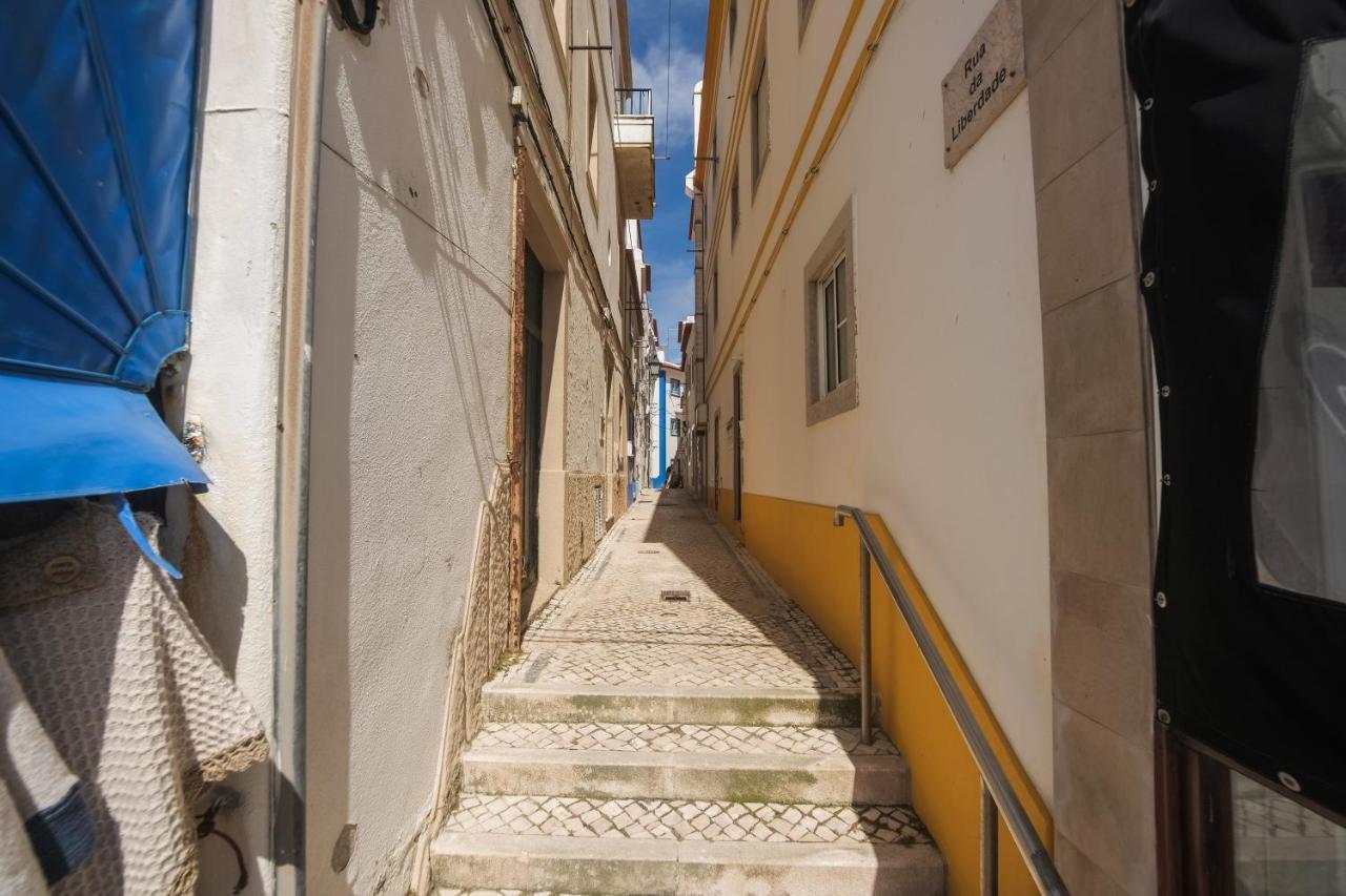 Appartement Familia Sequeira à Nazaré Extérieur photo